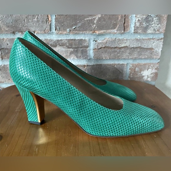 St. John Teal Textured Heels - Picture 2 of 5